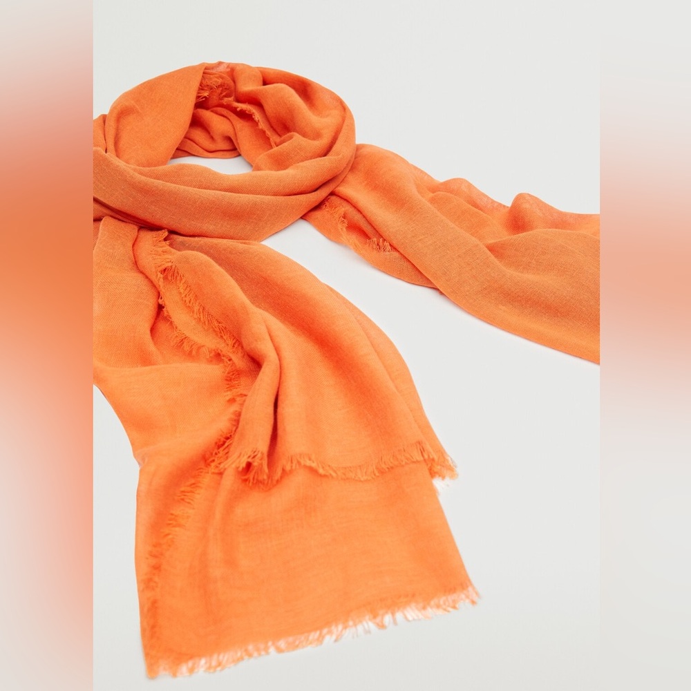 MANGO Flowy scarf
